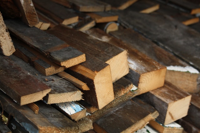 Onderhoud van tuinhout in Emmen: zo blijft je hout lang mooi