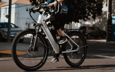 Elektrische fiets opladen bij je tuinhuisje: zo doe je het slim